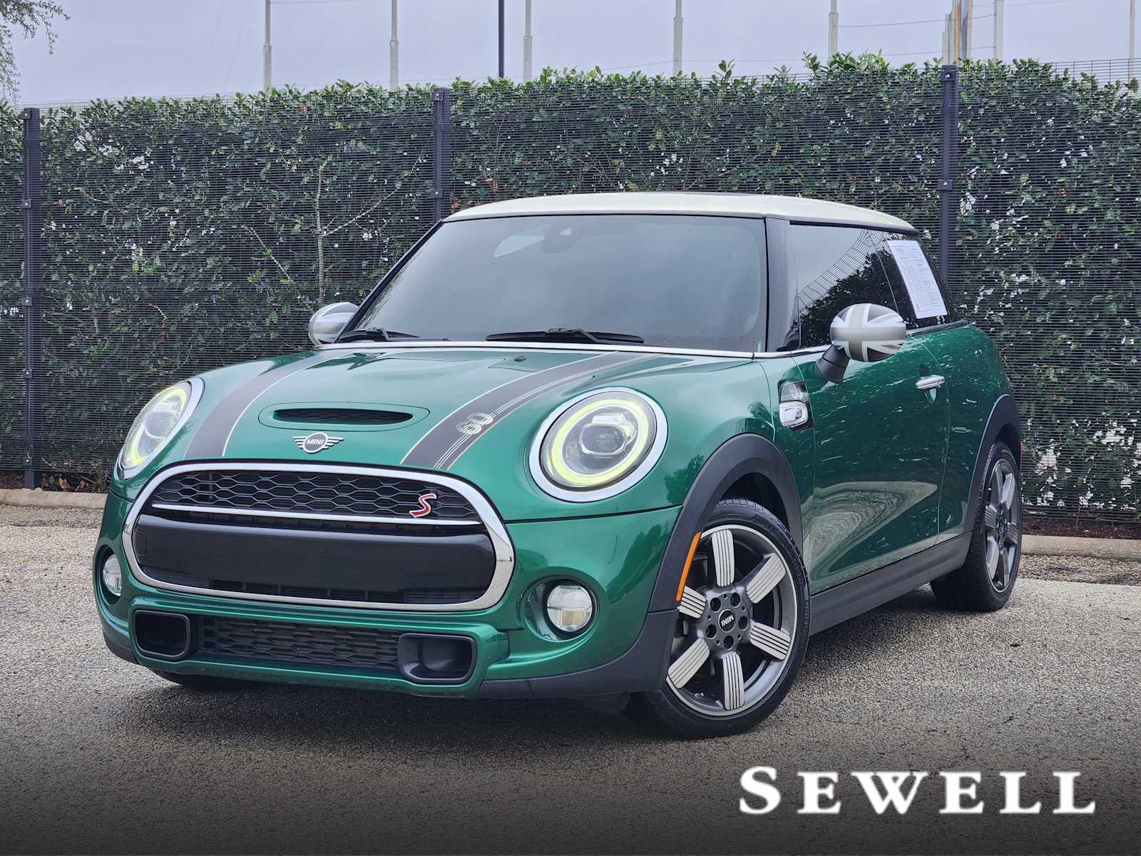 2019 MINI Hardtop 2 Door S's photo