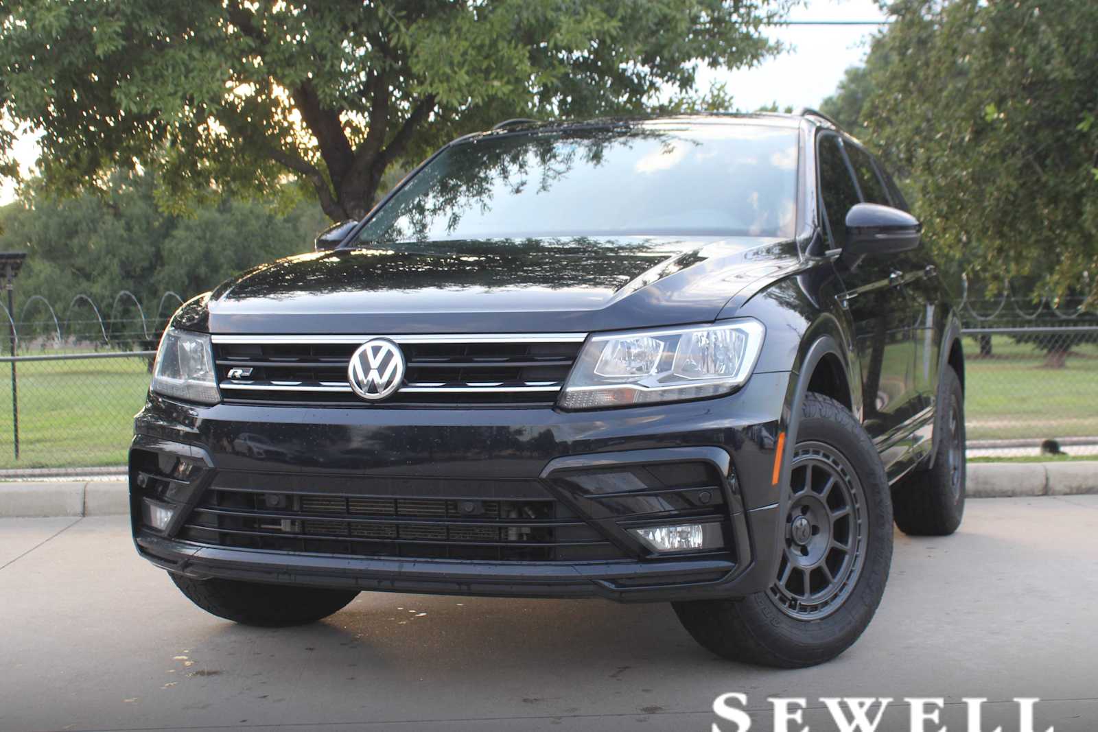 2021 Volkswagen Tiguan SE R-Line Black