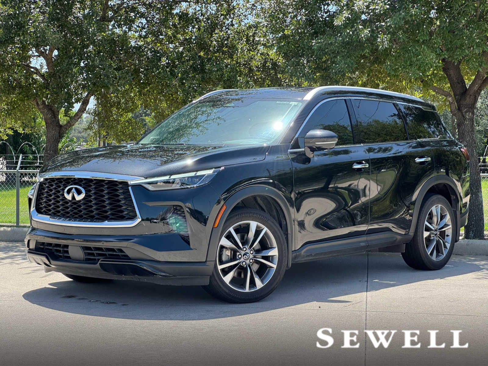 2023 INFINITI QX60 LUXE