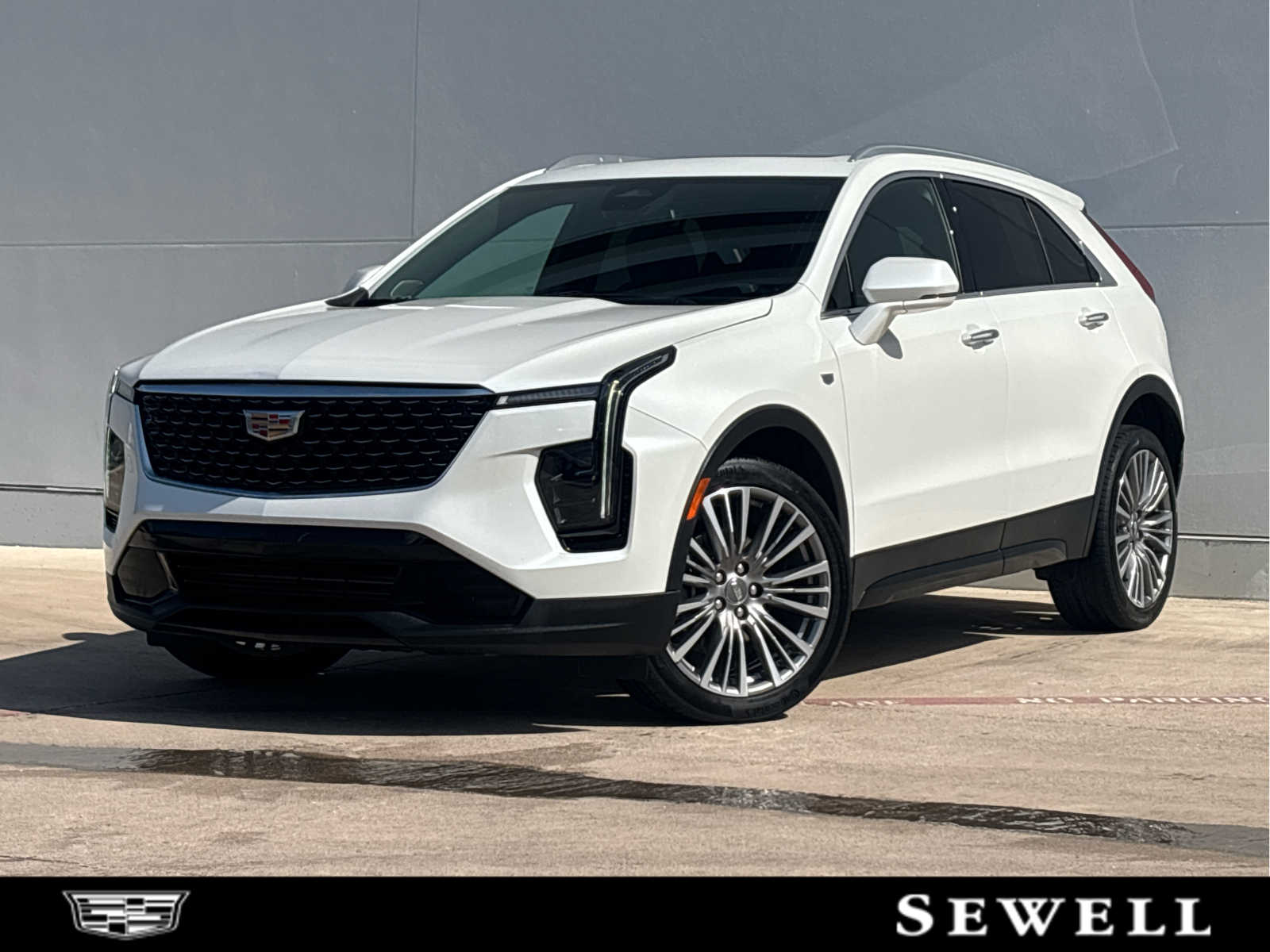 2024 Cadillac XT4 FWD Premium Luxury
