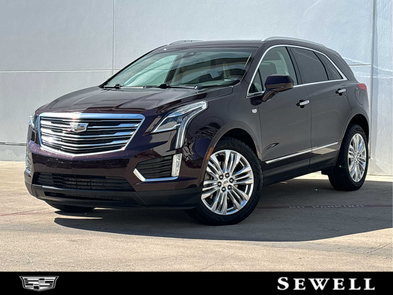 Pre-Owned 2018 Cadillac XT5 Premium Luxury FWD Sport Utility in
