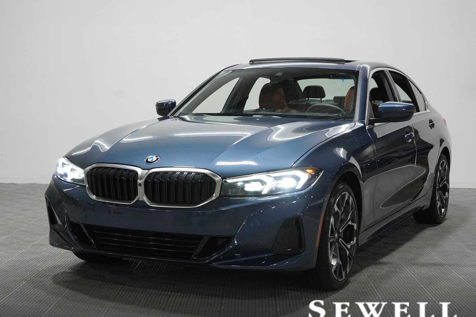 2025 BMW 3 Series 330i Sedan's photo