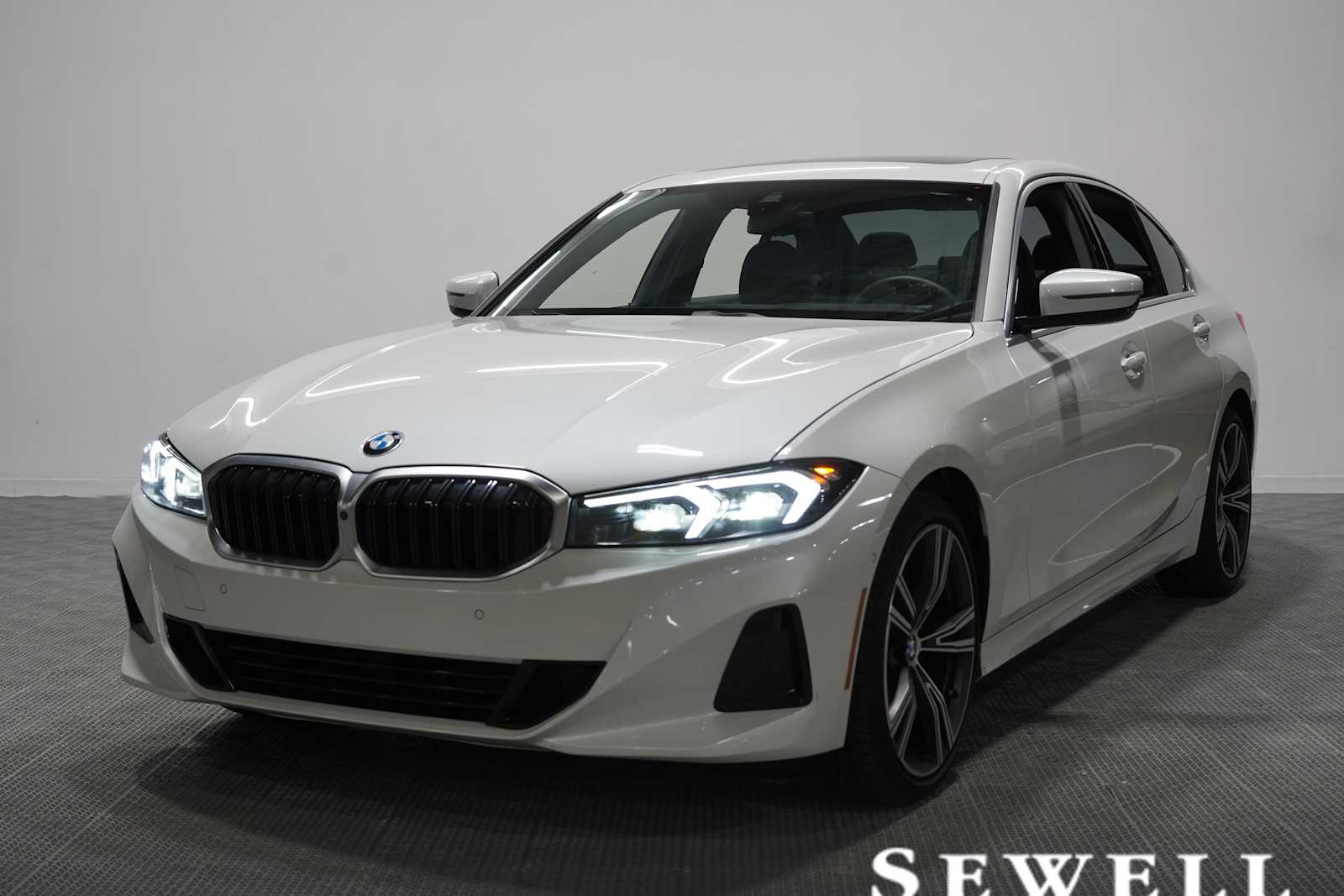 2024 BMW 3 Series 330i Sedan's photo
