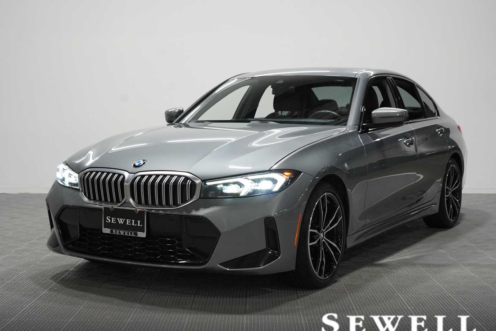 2023 BMW 3 Series 330i xDrive Sedan's photo