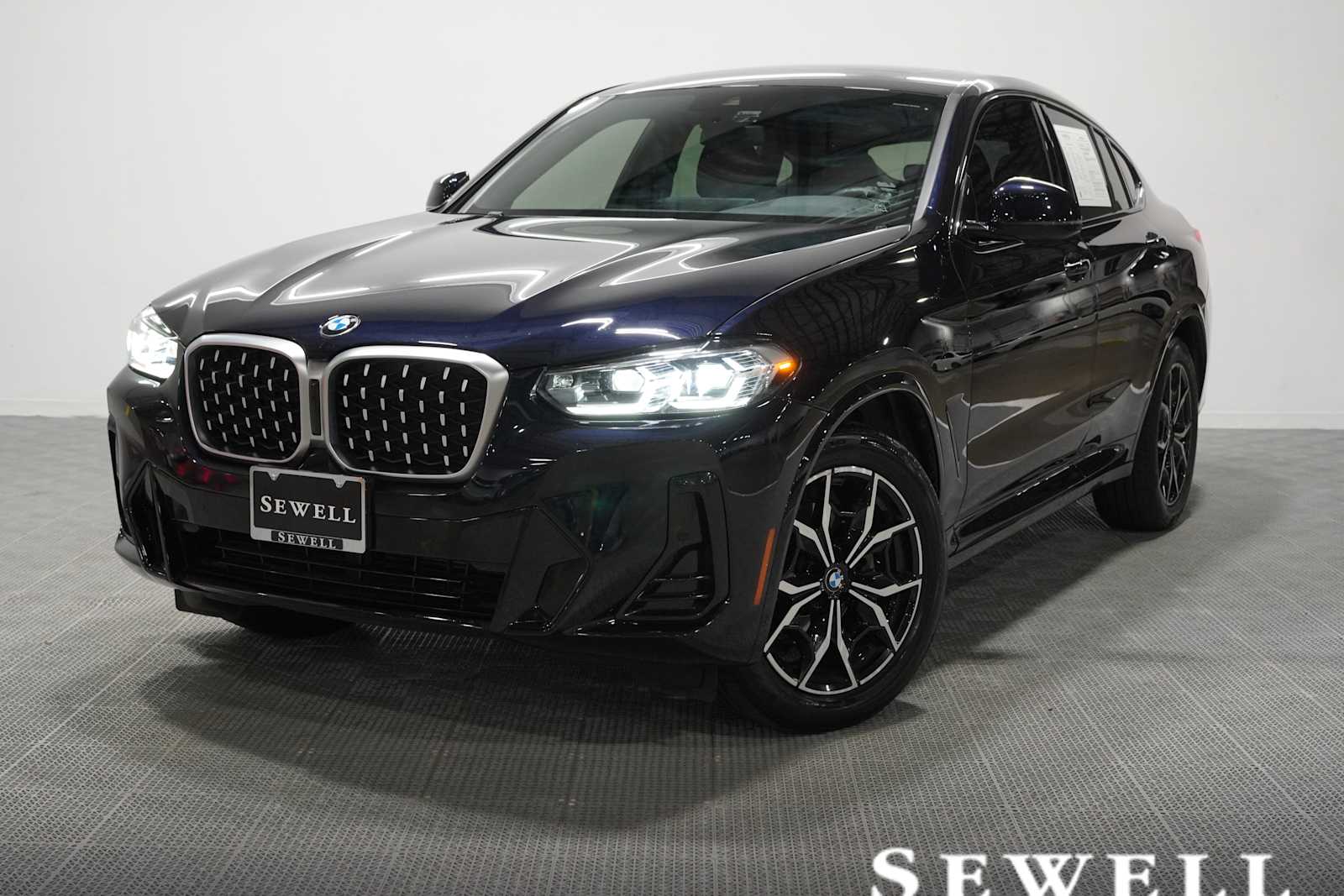 2023 BMW X4