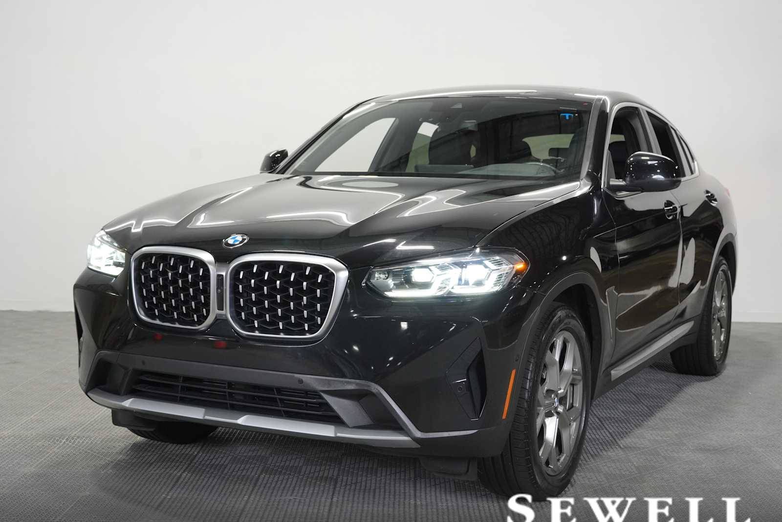 2024 BMW X4 xDrive30i's photo