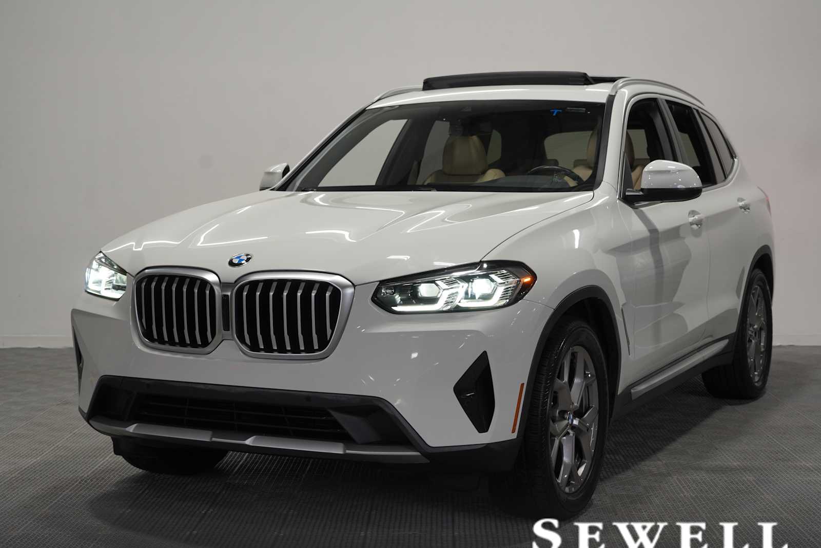 2022 BMW X3 sDrive30i's photo