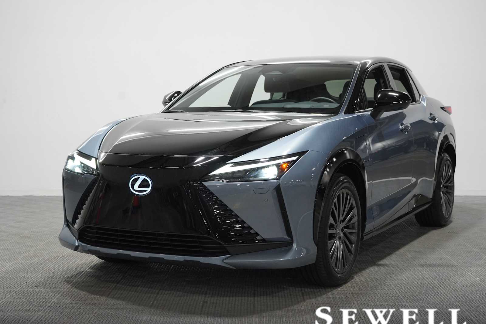 2023 Lexus RZ 450e Luxury