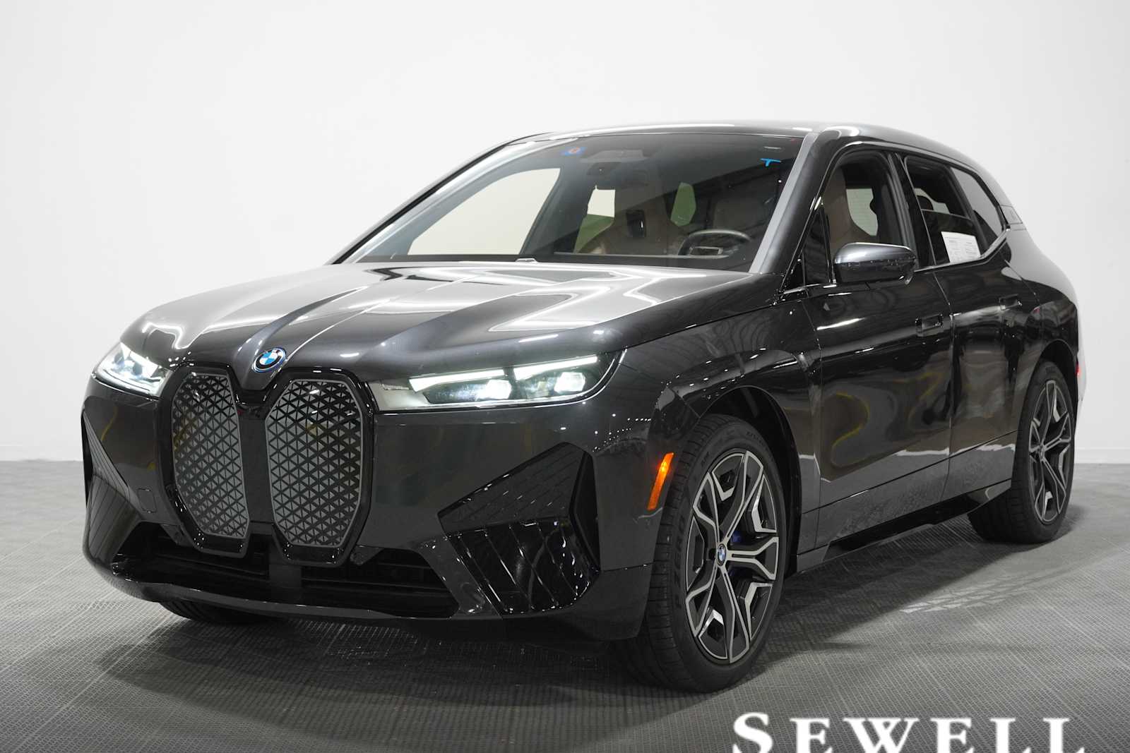 2024 BMW iX xDrive50's photo