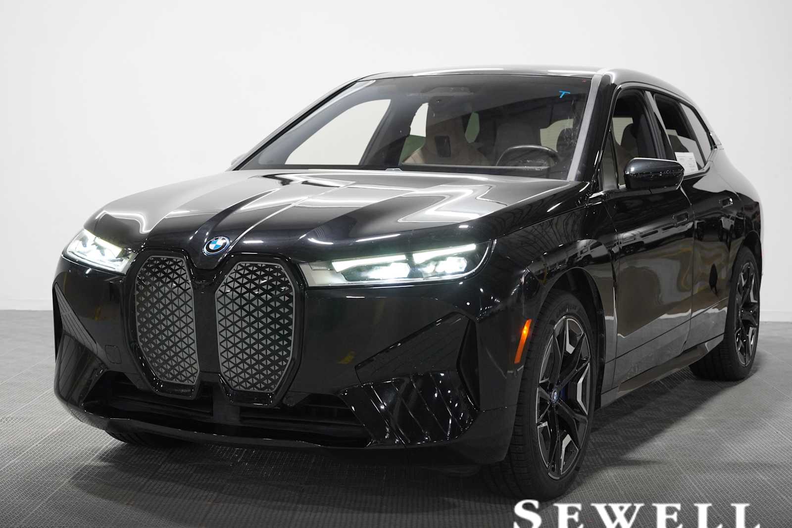 2024 BMW iX xDrive50's photo