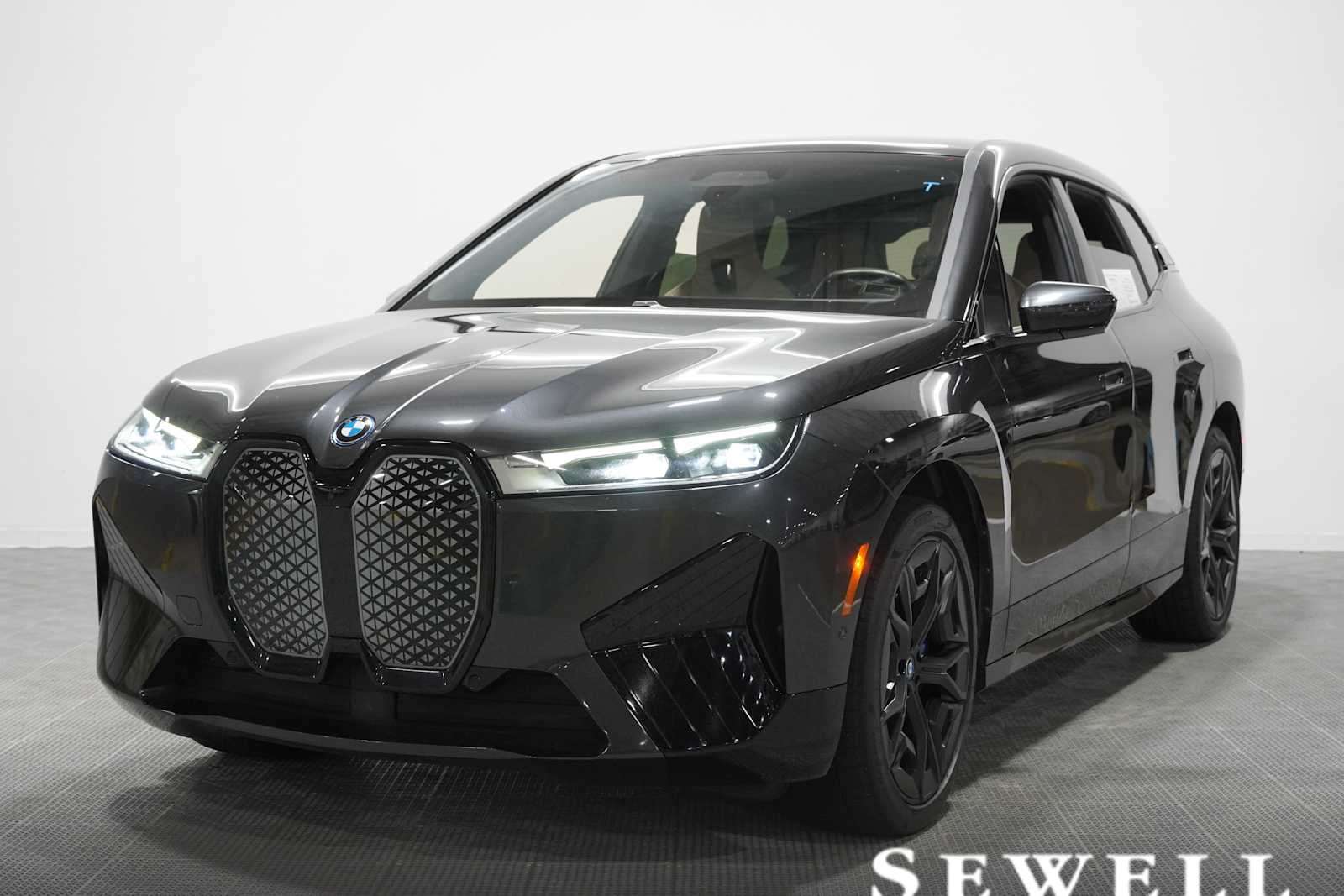 2024 BMW iX xDrive50's photo