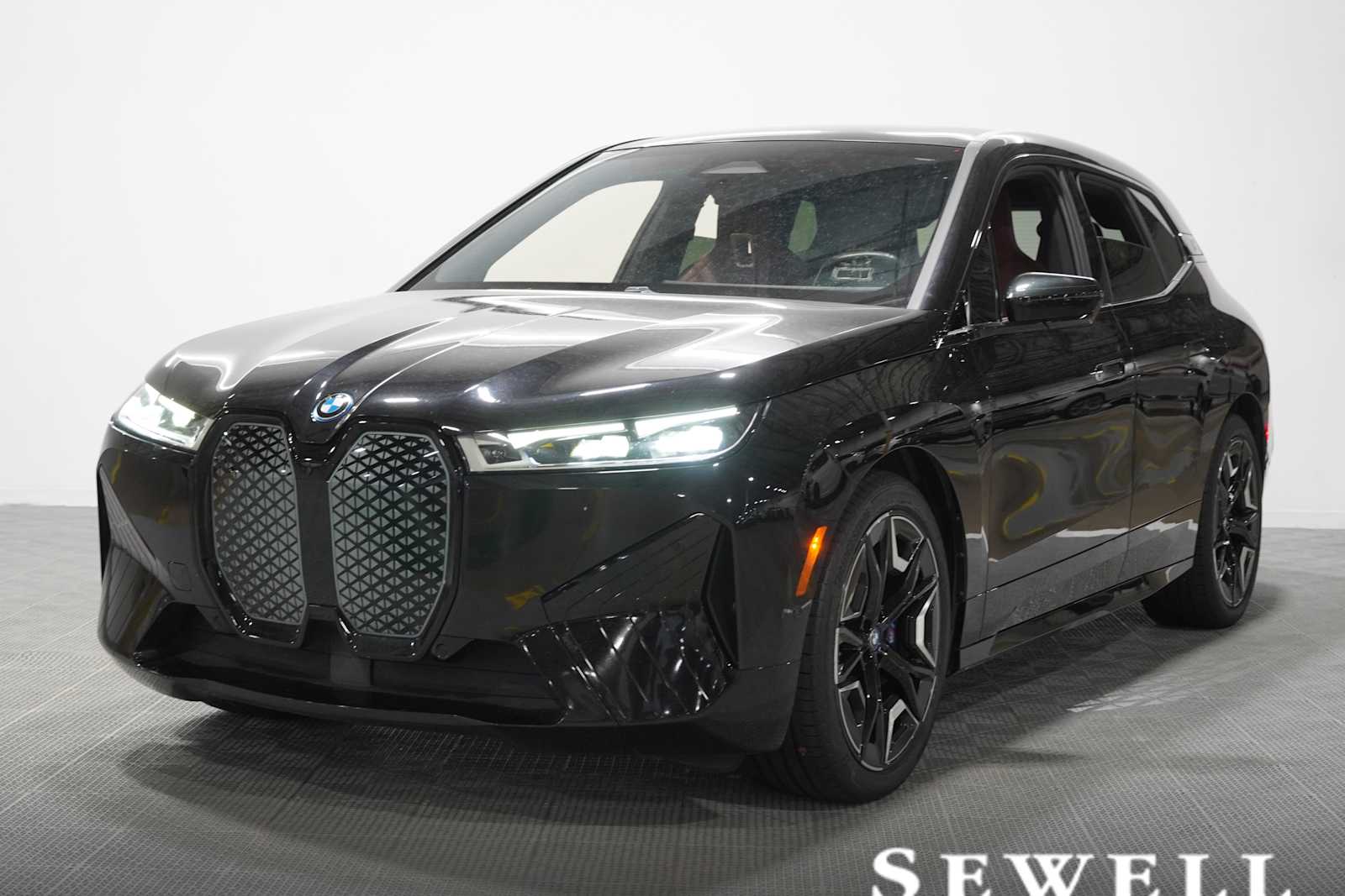 2023 BMW iX M60's photo