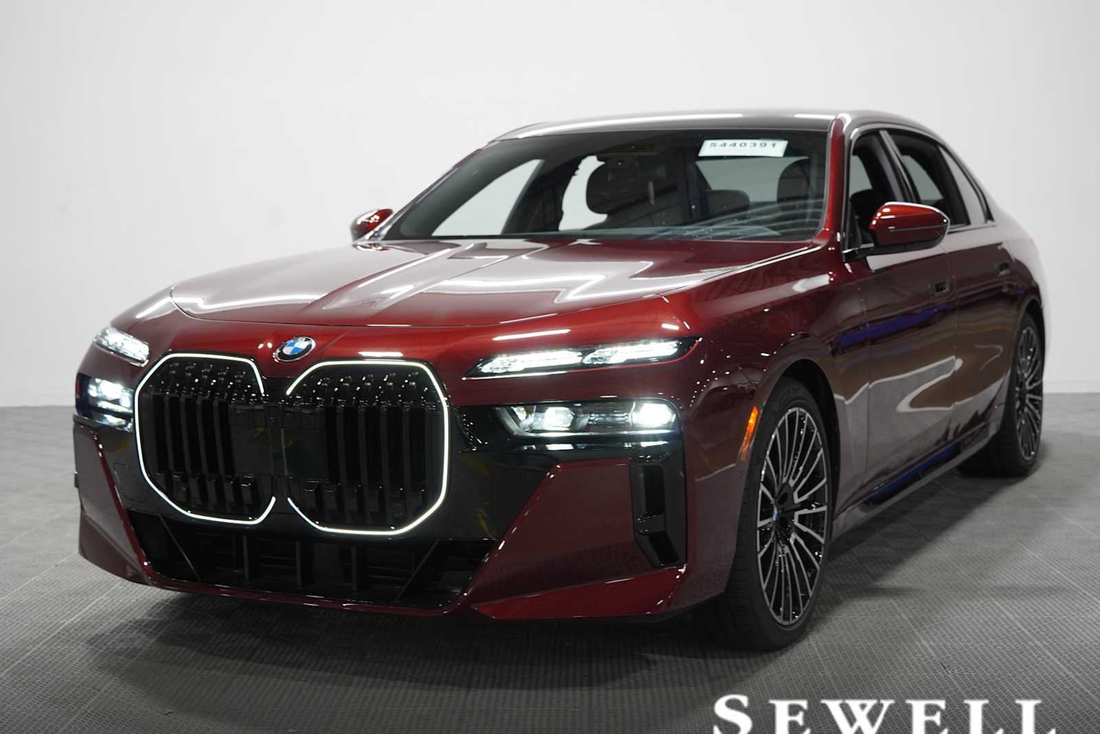 2026 BMW 740i 740i