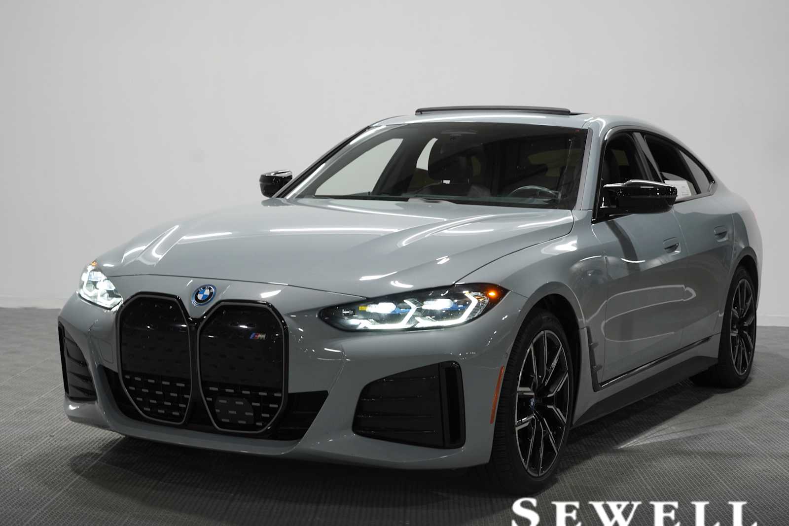 2024 BMW i4 M50's photo