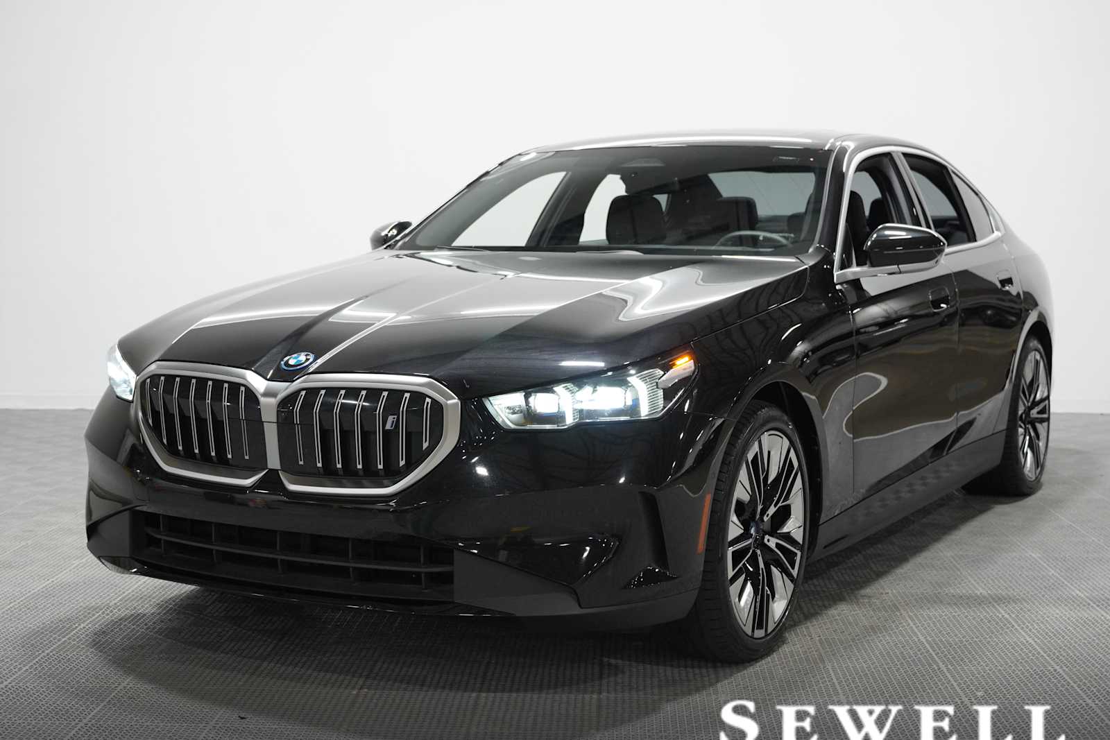 2024 BMW i5 eDrive40's photo