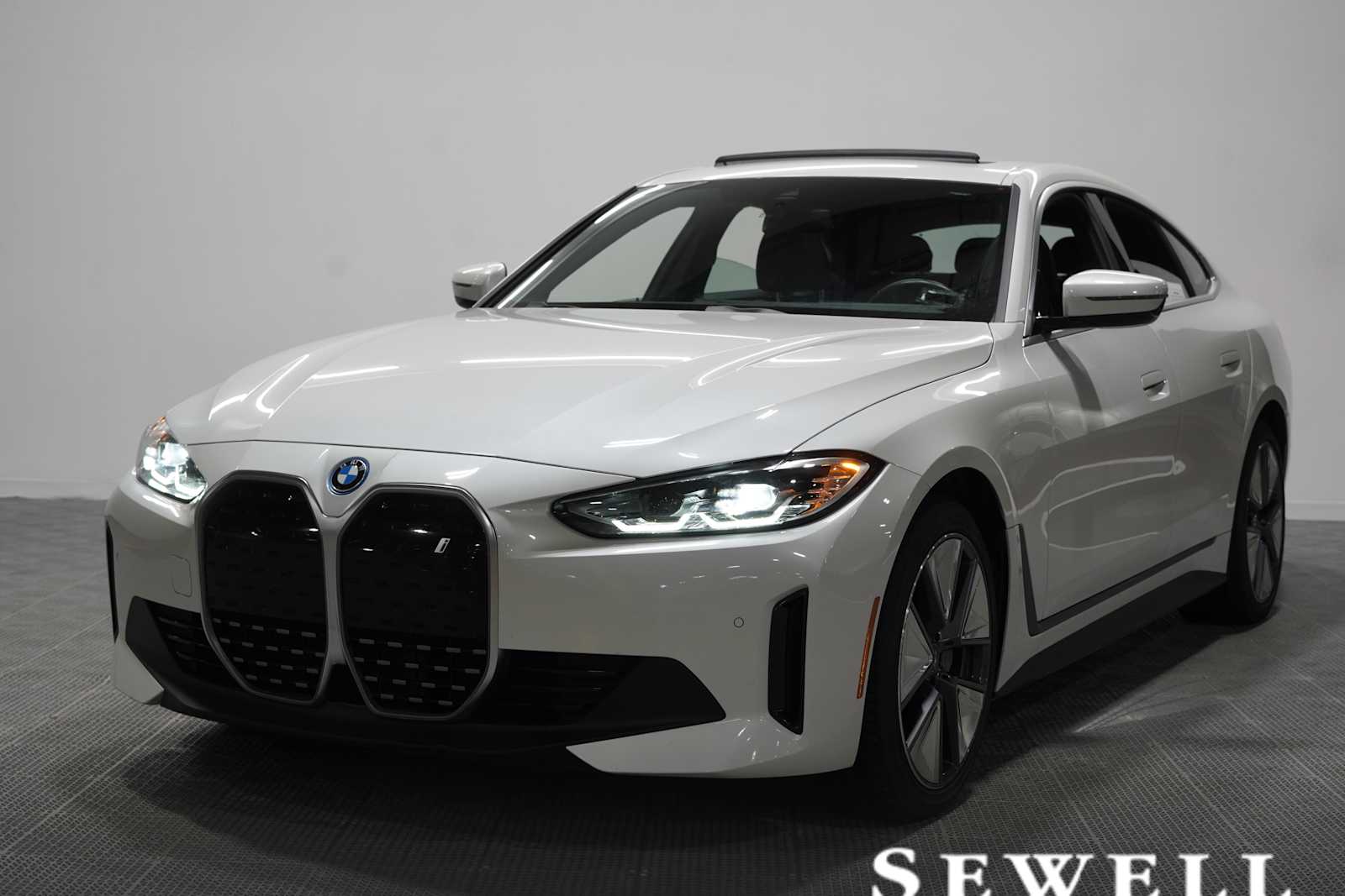 2024 BMW i4 eDrive35's photo