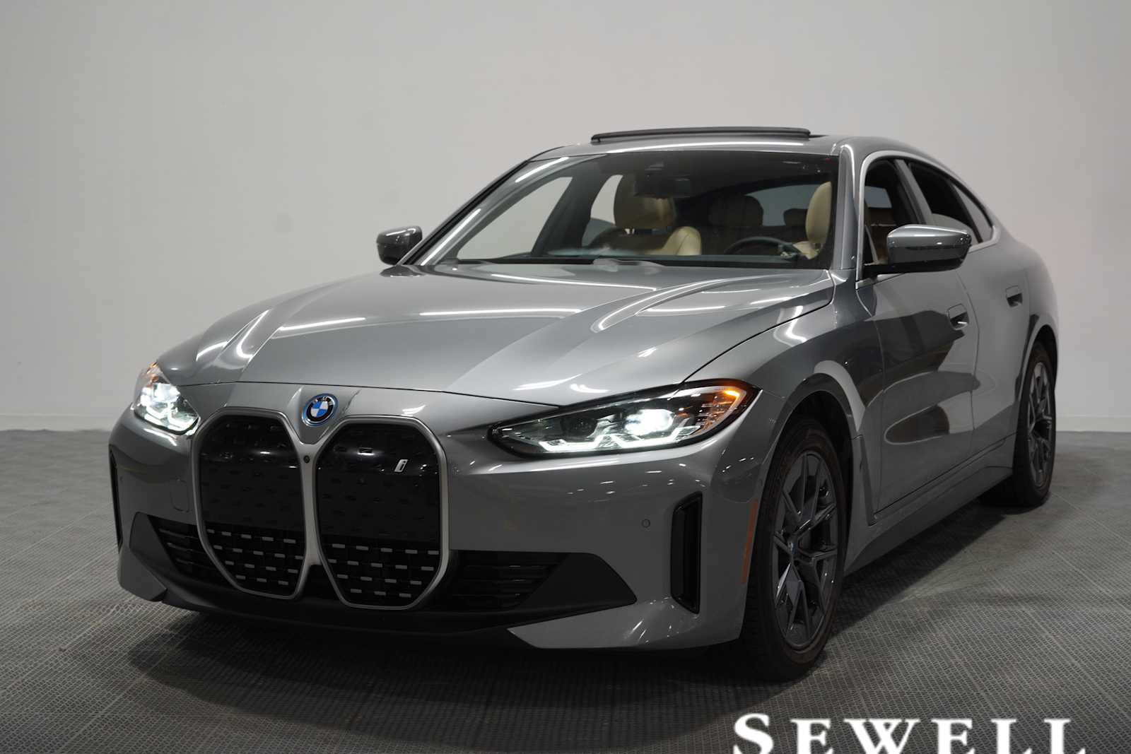 2023 BMW i4 eDrive35's photo