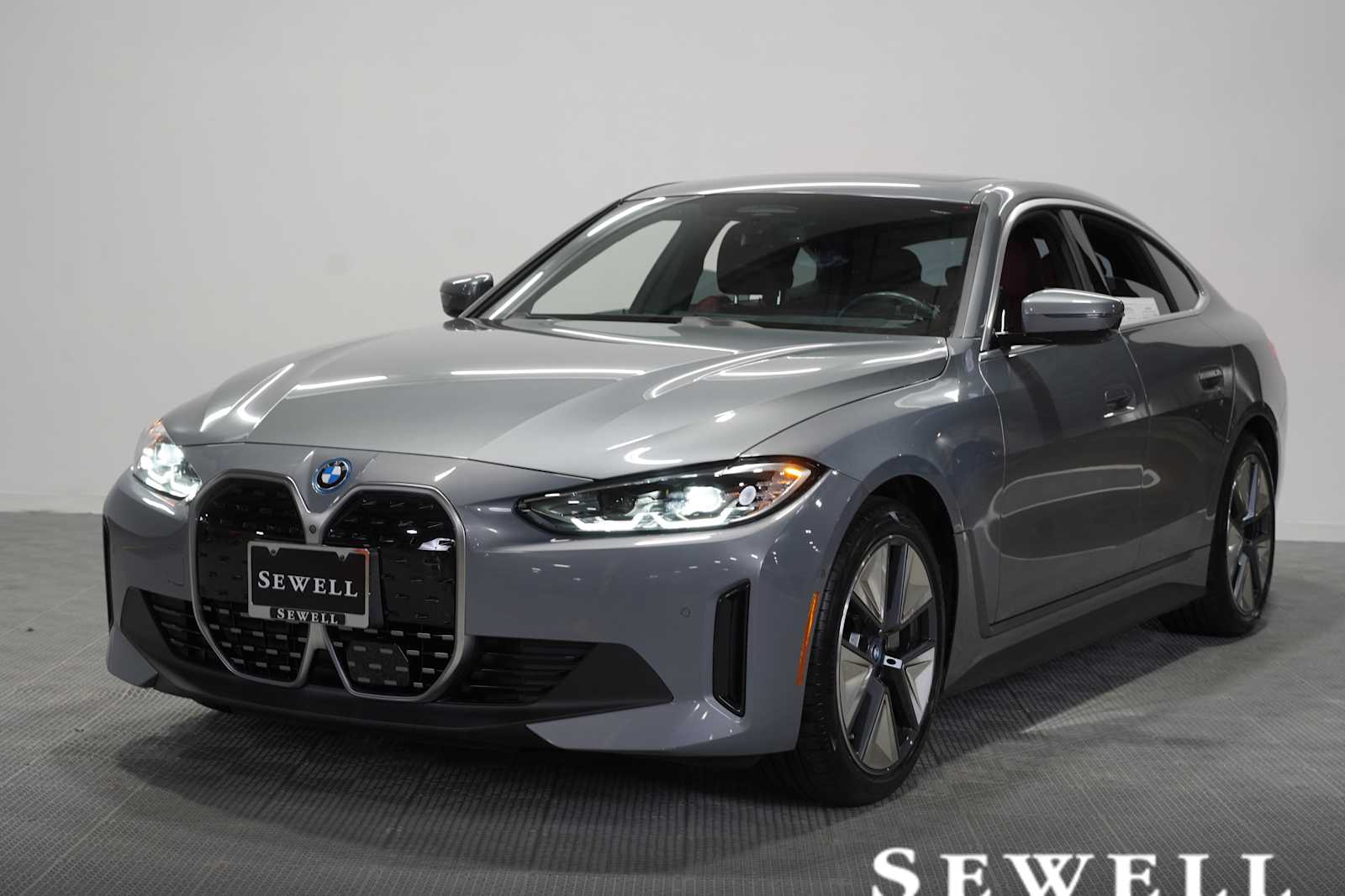 2023 BMW i4 eDrive35's photo