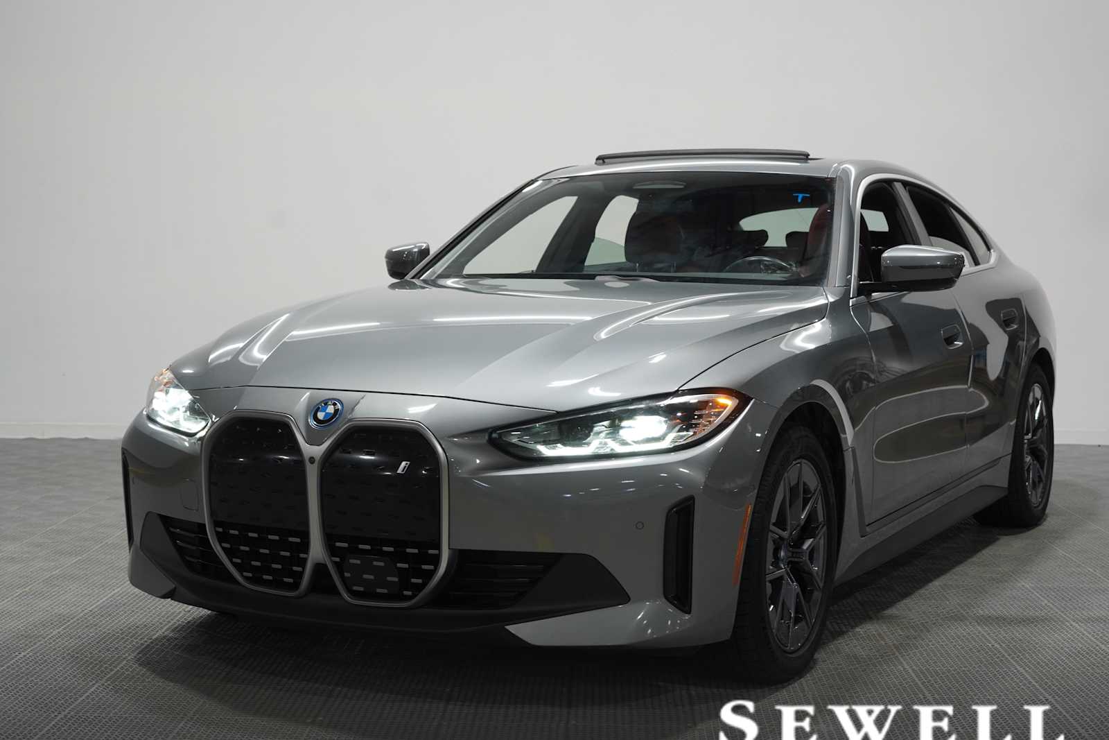 2023 BMW i4 eDrive35's photo