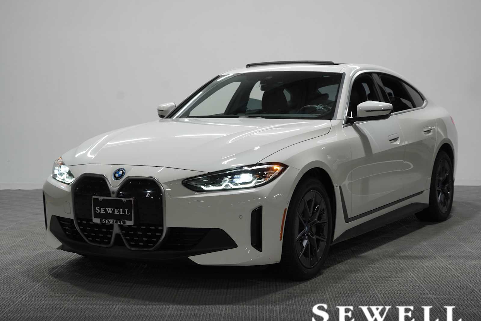 2024 BMW i4 eDrive35's photo