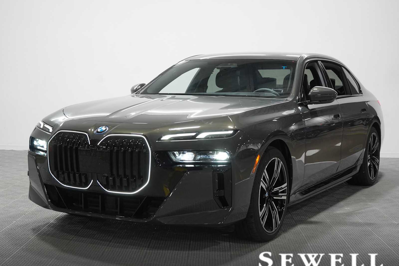 2024 BMW i7 eDrive50's photo