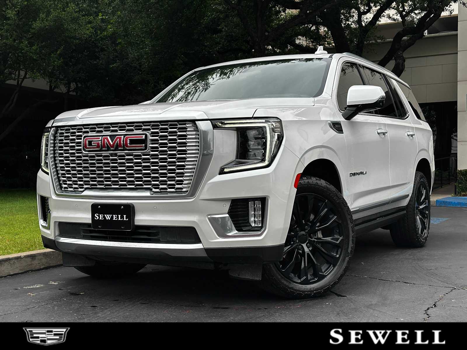 2022 GMC Yukon 4WD Denali's photo