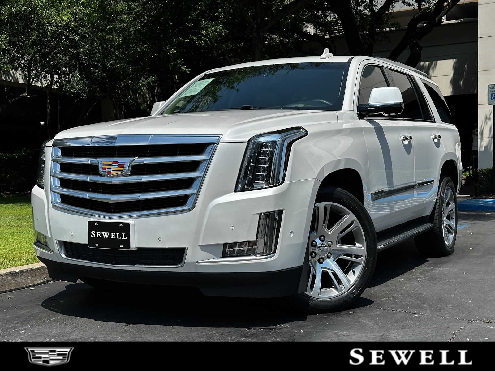 2018 Cadillac Escalade 2WD Luxury's photo