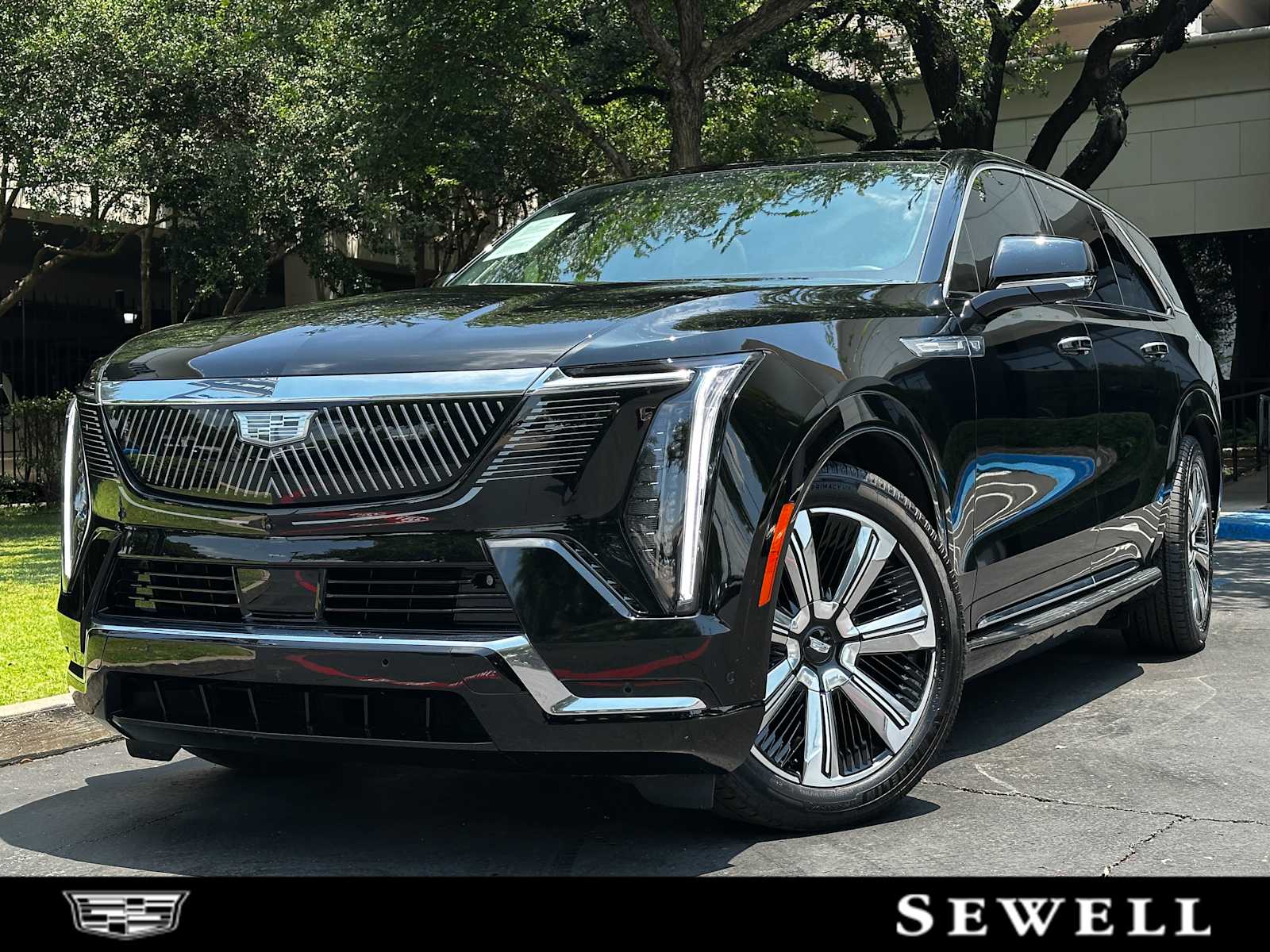 2025 Cadillac Escalade IQ Luxury 2