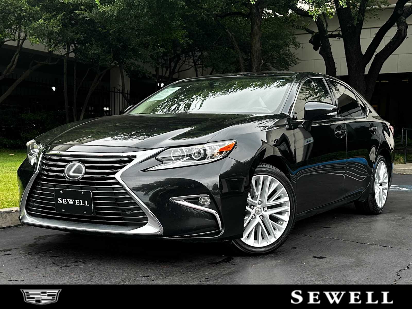 2016 Lexus ES 350 350's photo