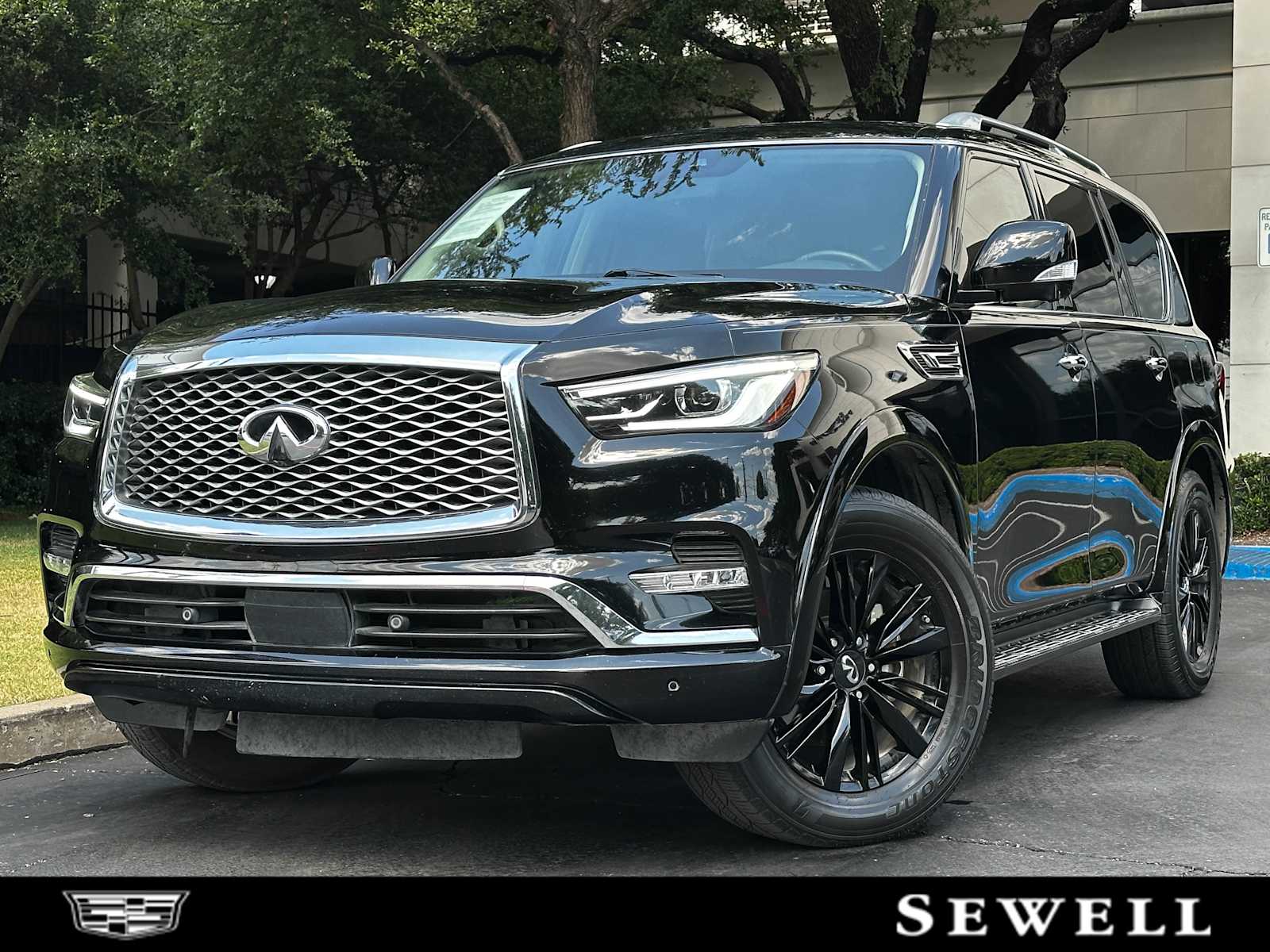2021 INFINITI QX80 LUXE