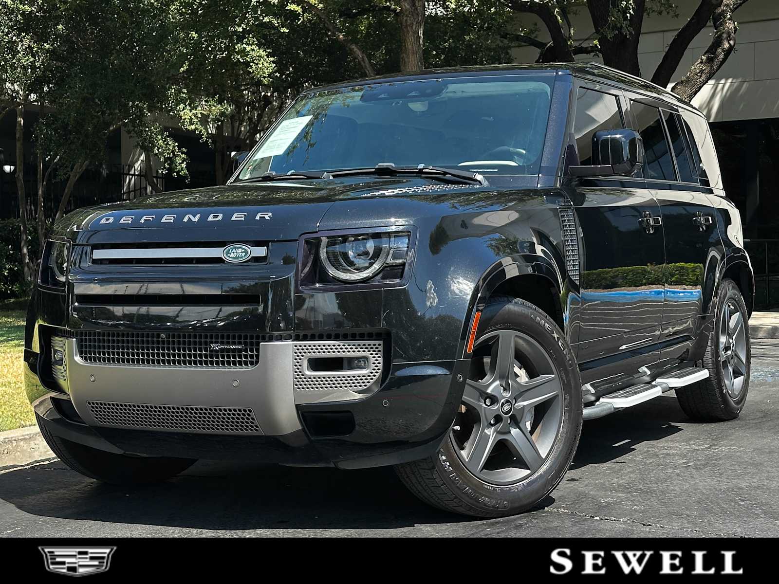 2023 Land Rover Defender X-Dynamic SE