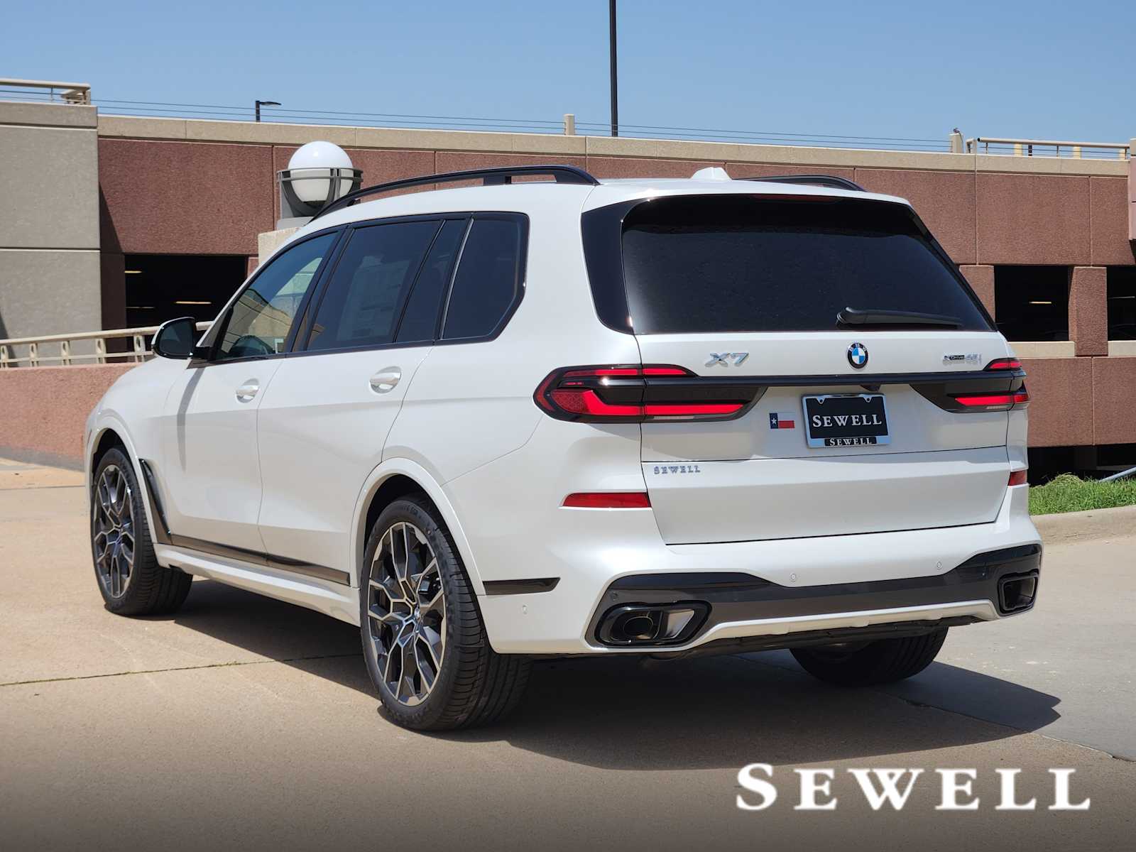 New 2027 Mineral White Metallic BMW xDrive40i image 3