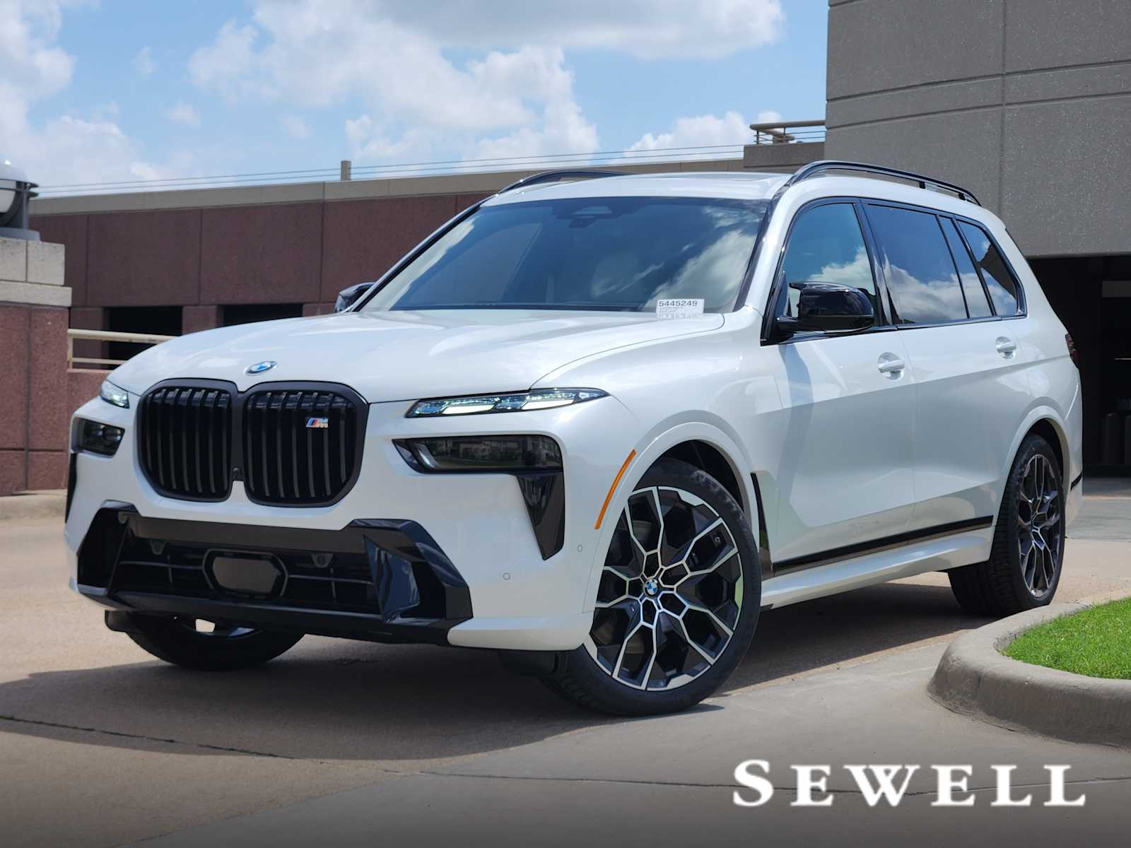 2027 BMW X7 M60i