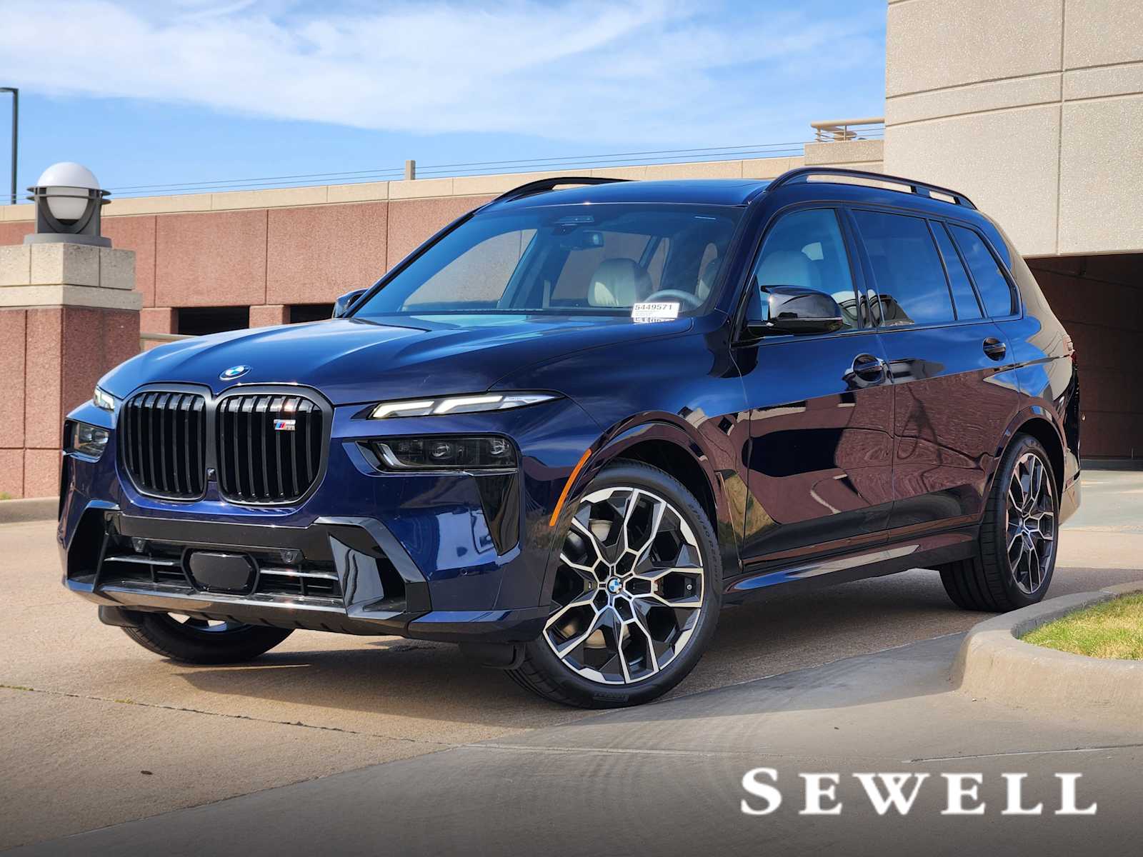 2027 BMW X7 M60i