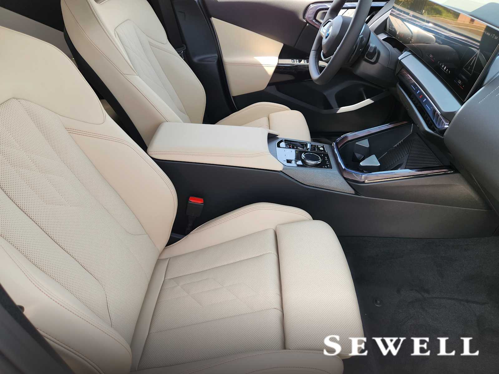 New 2026 Mineral White Metallic BMW 30 xDrive image 5