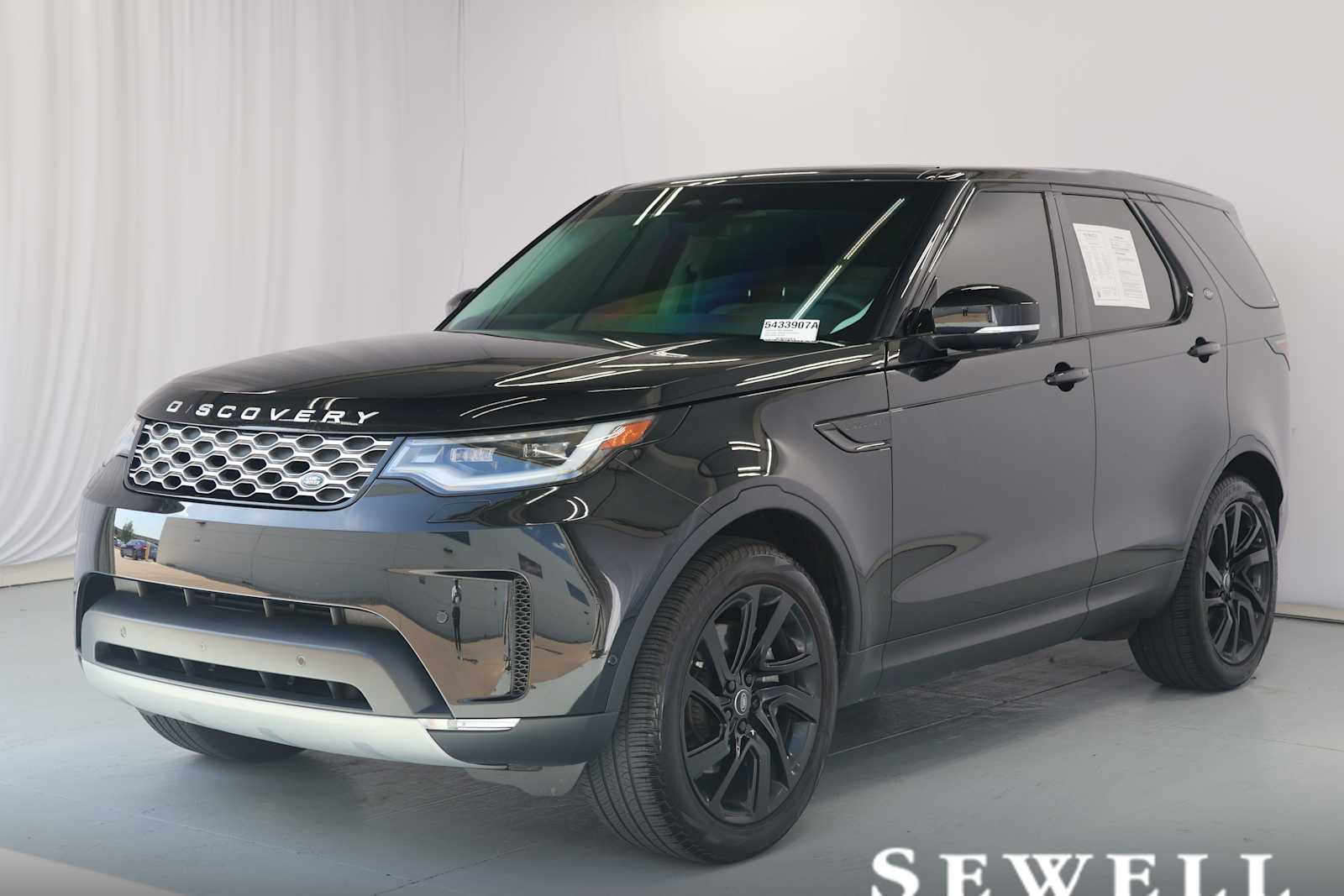 2025 Land Rover Discovery S