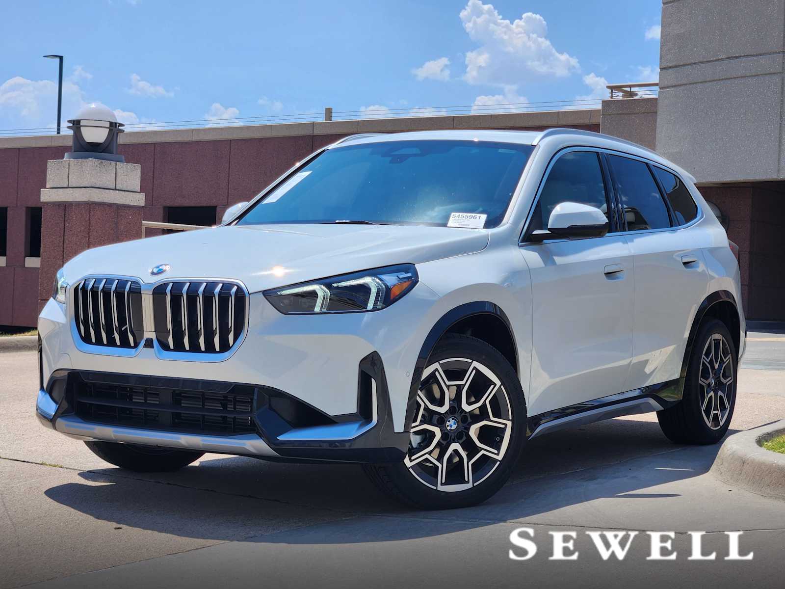 2027 BMW X1 xDrive28i