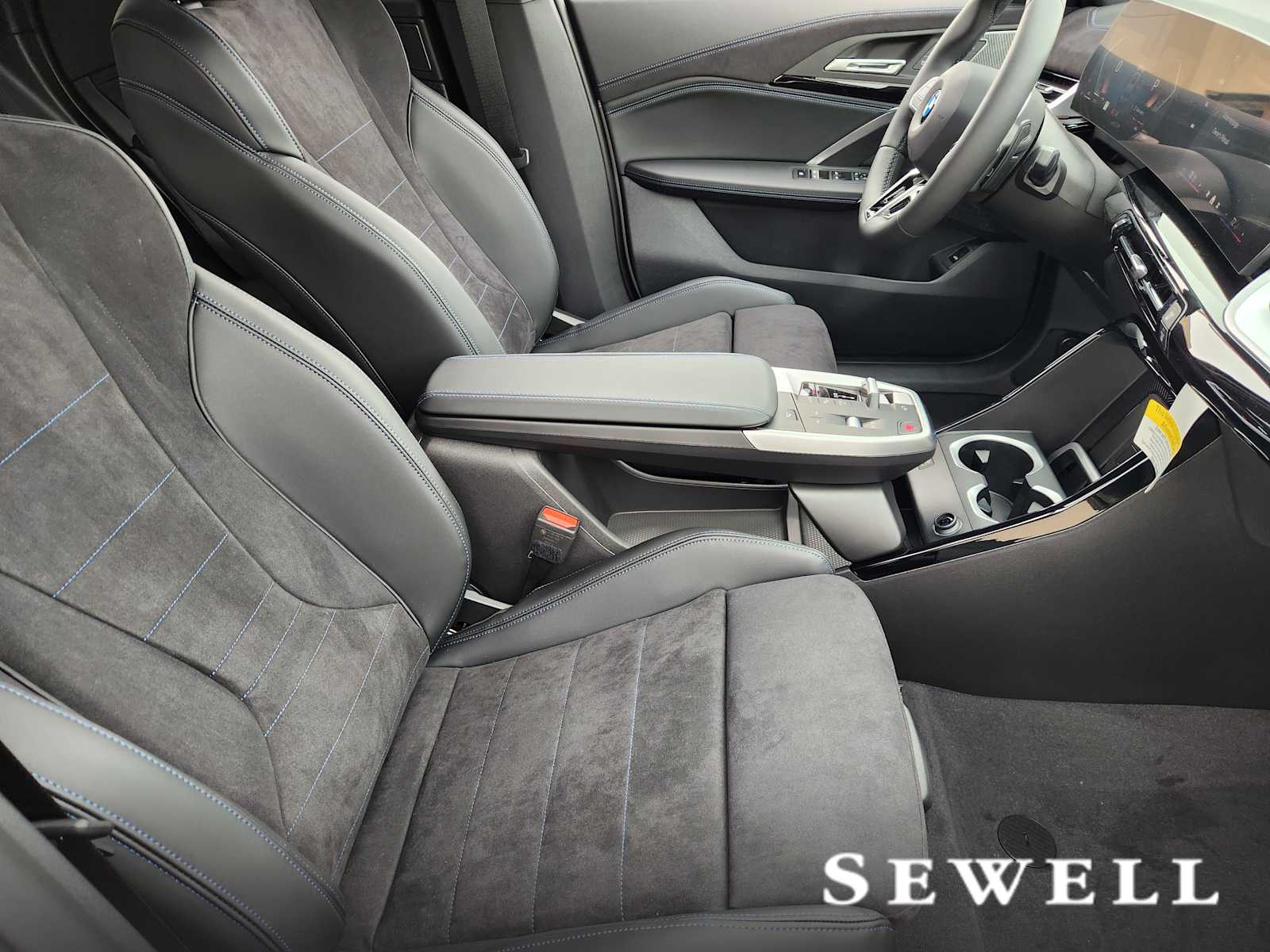 New 2026 Space Silver Metallic BMW xDrive28i image 5