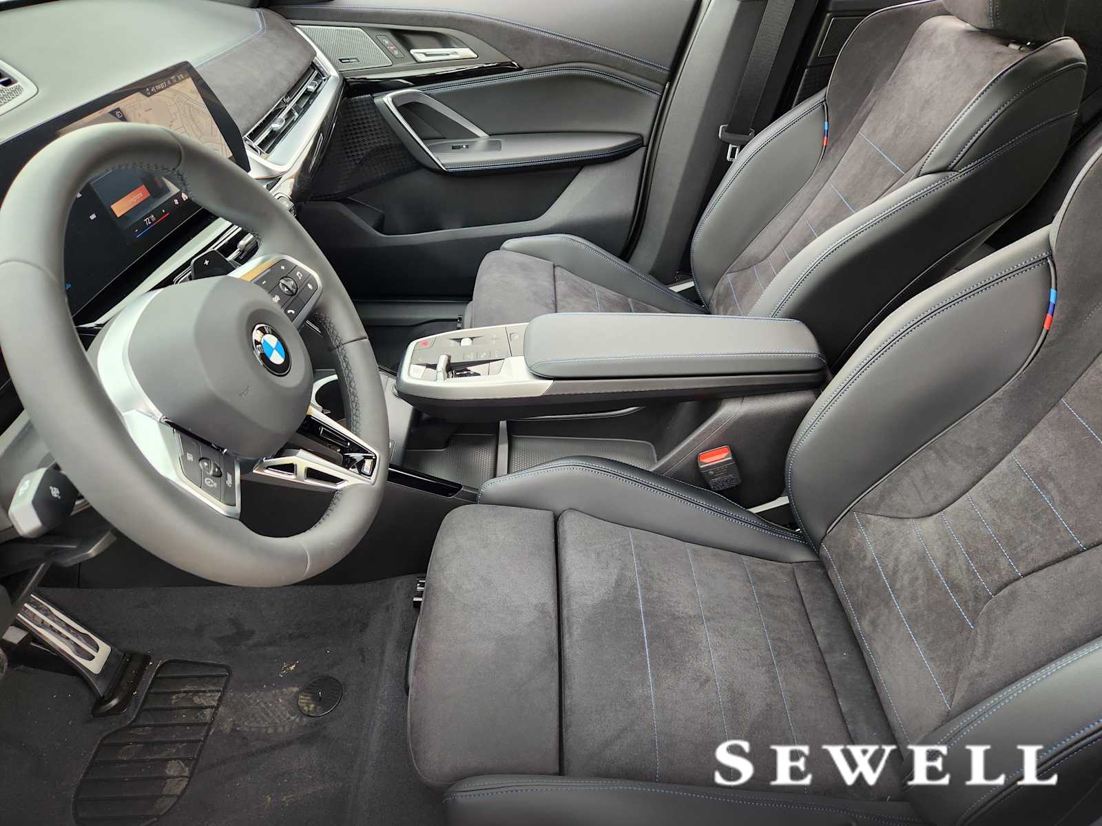 New 2026 Space Silver Metallic BMW xDrive28i image 4