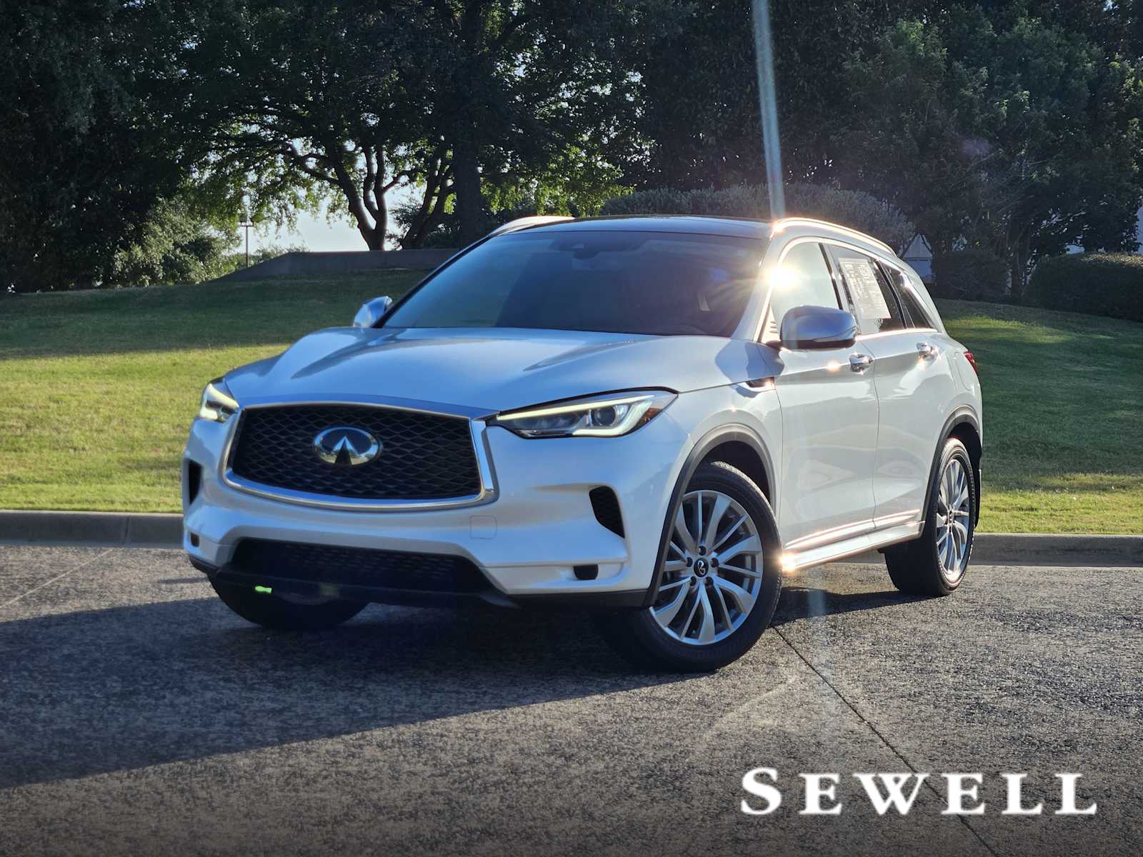 2023 INFINITI QX50 LUXE