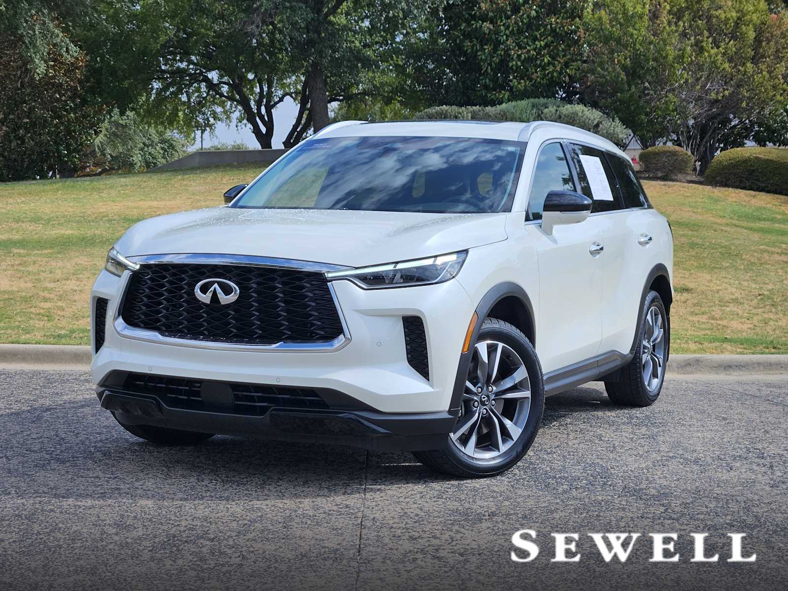 2023 INFINITI QX60 LUXE