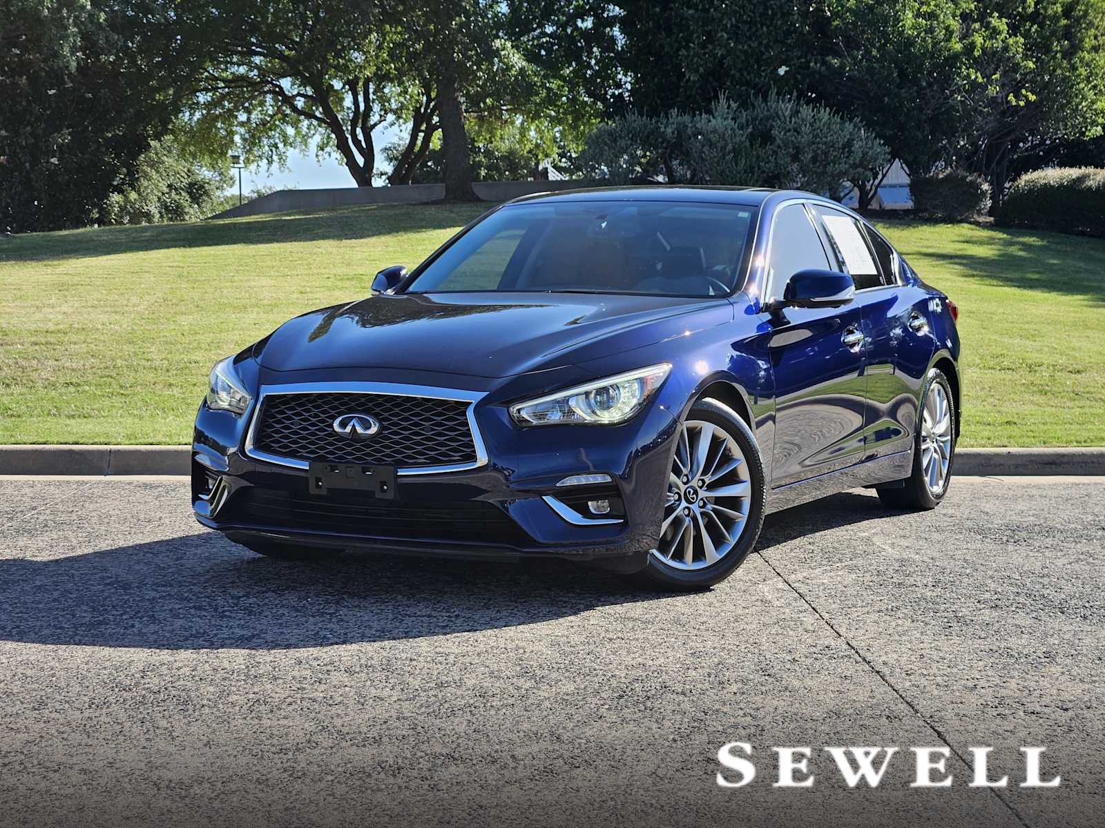 2023 INFINITI Q50 LUXE