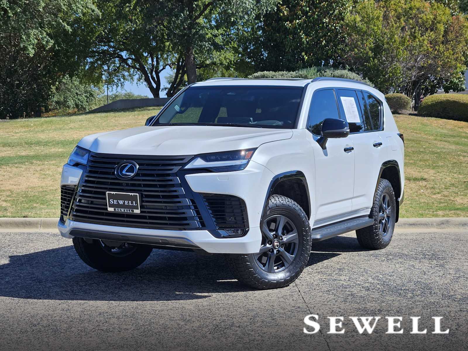2025 Lexus LX 700h Overtrail