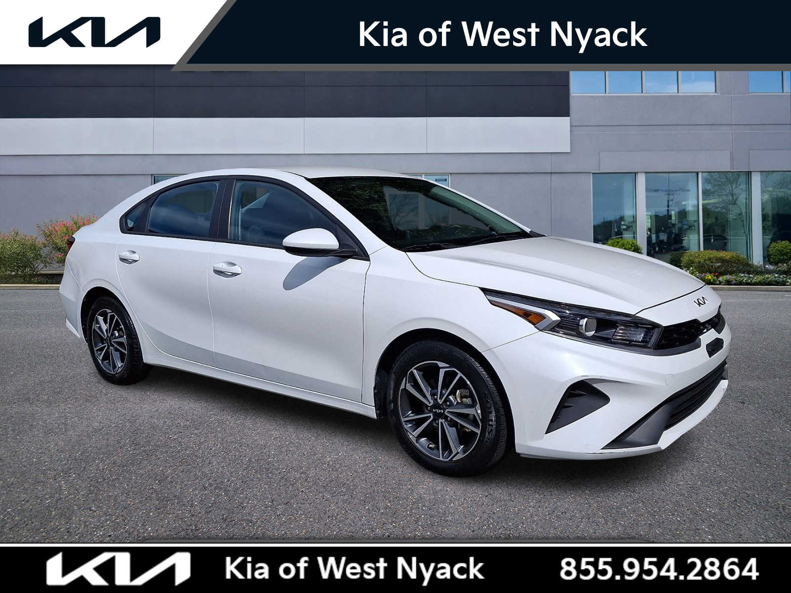Snow White Pearl 2023 Kia Forte Sedan Front-Wheel Drive Continuously Variable Transmission
