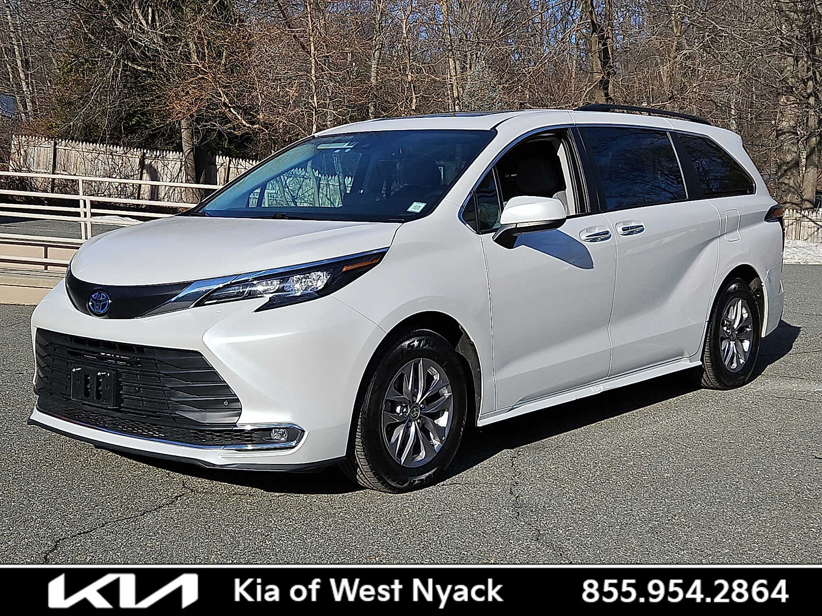 2024 Toyota Sienna XLE 7-Passenger FWD
