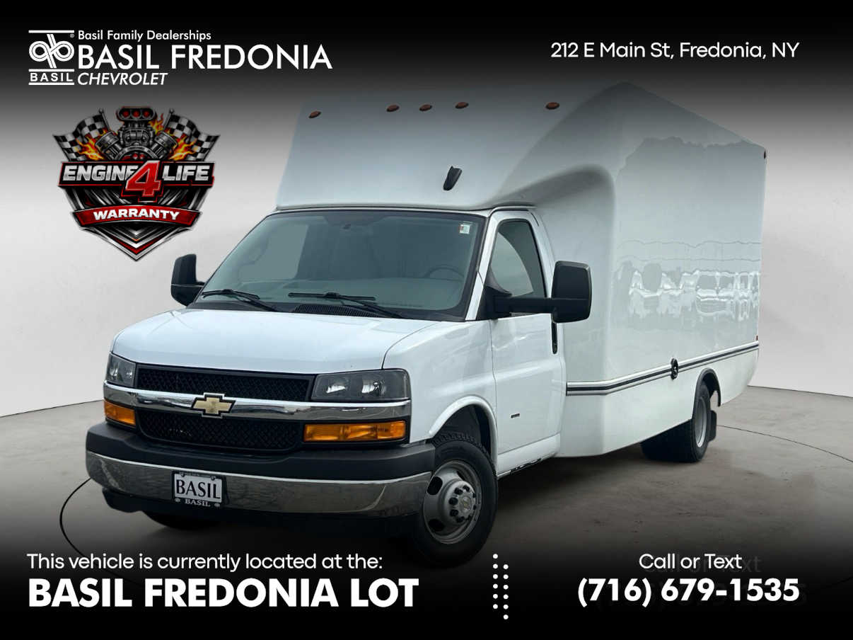 Summit White 2024 Chevrolet Express Chassis 3500 Cutaway 177 Van Rear-Wheel Drive 8-Speed Automatic