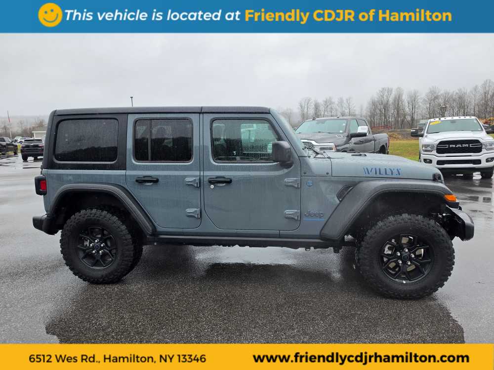 View vehicle photo 4