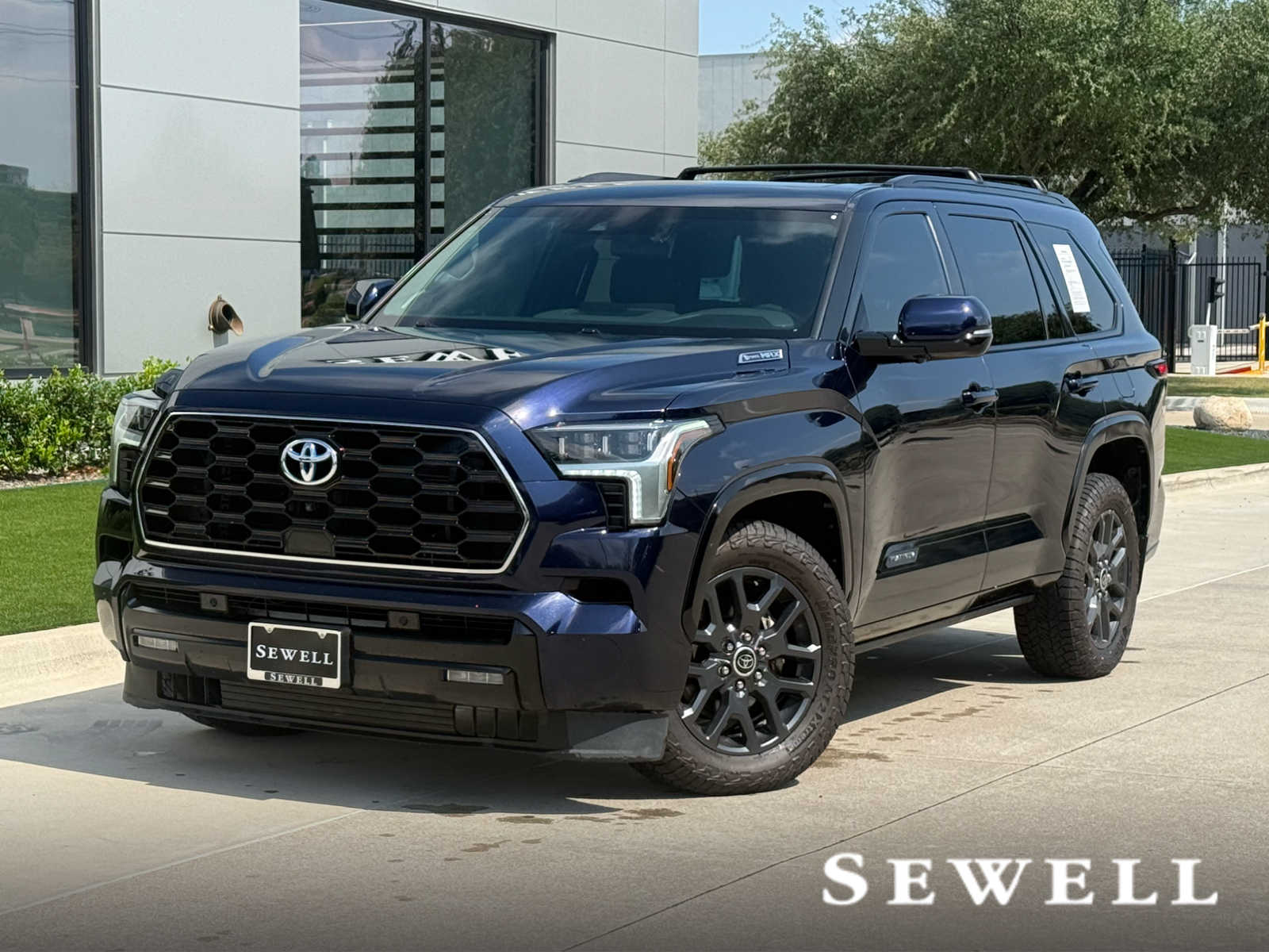 2023 Toyota Sequoia Platinum 4WD photo