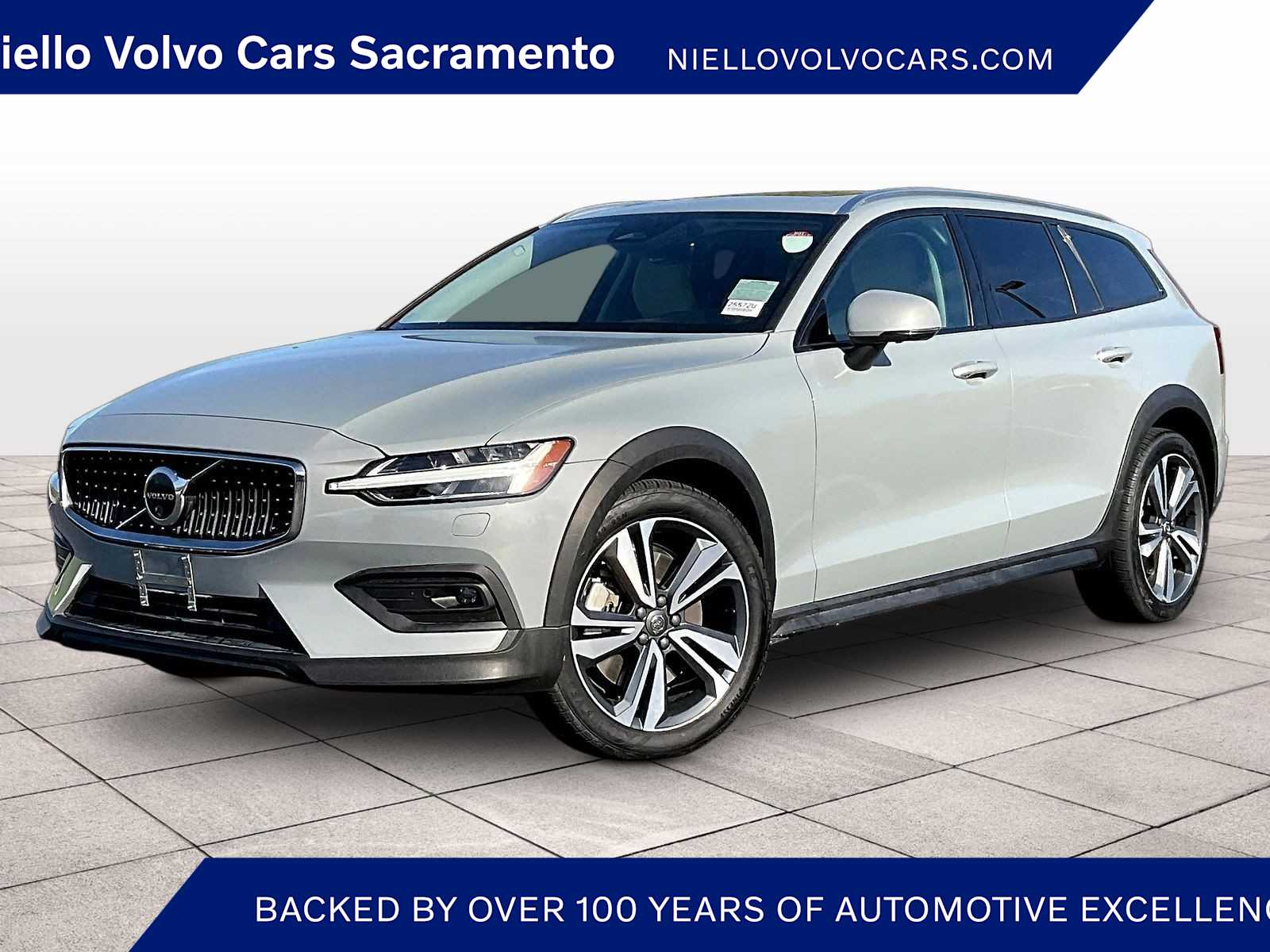 2024 Volvo V60 Cross Country B5 Plus AWD