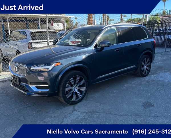 2024 Volvo XC90 Recharge T8 Ultimate Bright Theme 7-Passenger eAWD